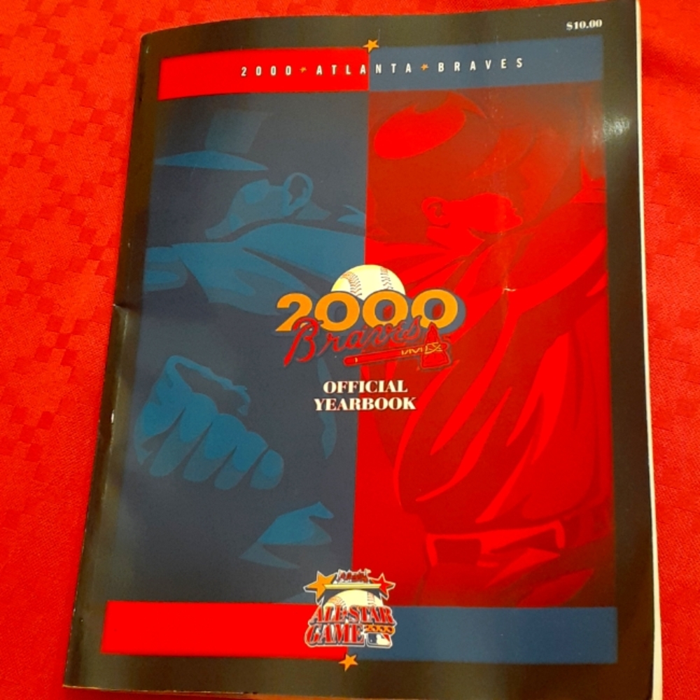 Atlanta Braves 2000 official yearbook